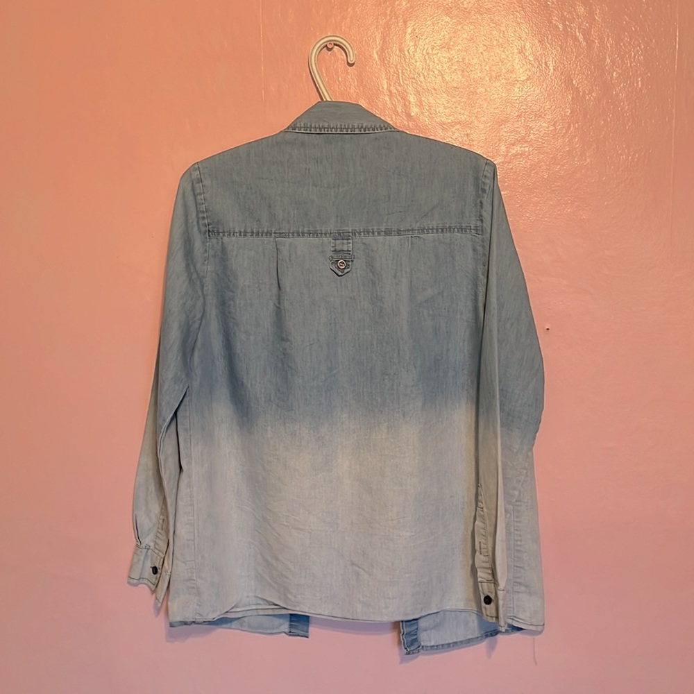 Blue gradient button up - Picture 2 of 3